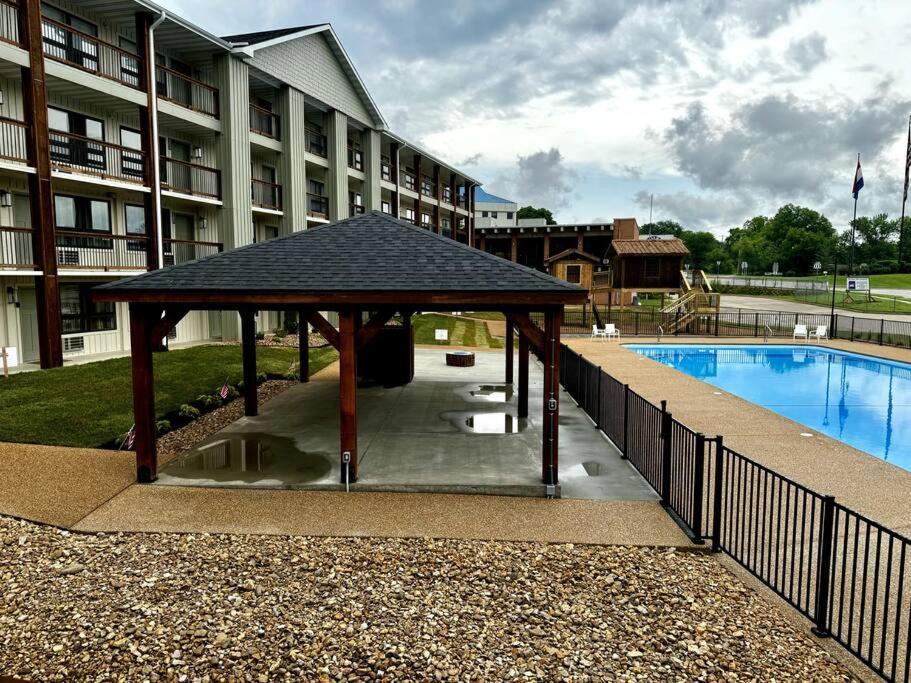 Pet Friendly Boho Condo With Pool--Fitness Center--Next To The Branson Landing--Close To Convention Center And Kanakuk Exterior foto