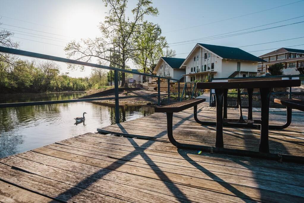 Pet Friendly Boho Condo With Pool--Fitness Center--Next To The Branson Landing--Close To Convention Center And Kanakuk Exterior foto